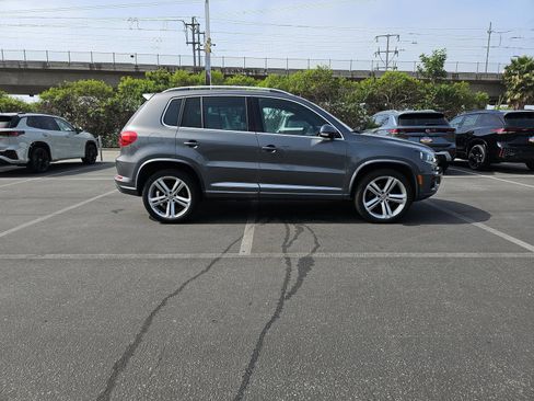 Used 2016 Volkswagen Tiguan R-Line image 4