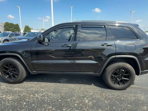 Used 2012 Jeep Grand Cherokee Laredo w/ Laredo E Group AWD/4WD image 5