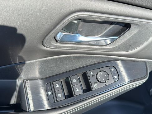 Certified 2024 Nissan Rogue SV AWD/4WD image 7