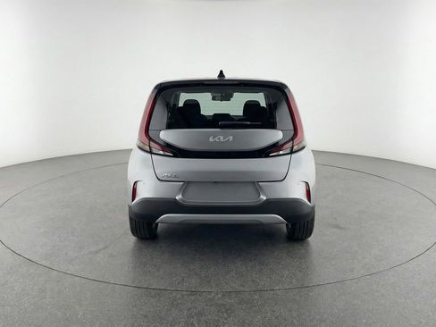 Used 2025 Kia Soul LX w/ LX Technology Package FWD image 7