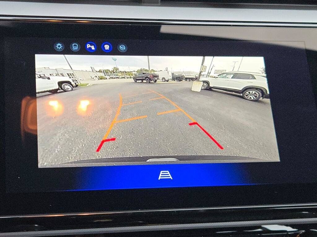 New 2027 Chevrolet Bolt LT FWD image 30