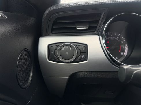 Used 2017 Ford Mustang Premium image 21