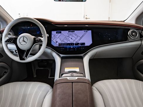 Certified 2023 Mercedes-Benz EQS 580 4MATIC Sedan image 37