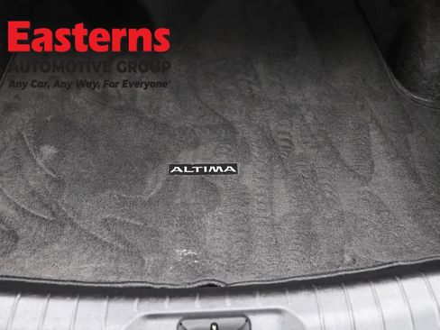 Used 2024 Nissan Altima 2.5 SV w/ SV Premium Package AWD/4WD image 9