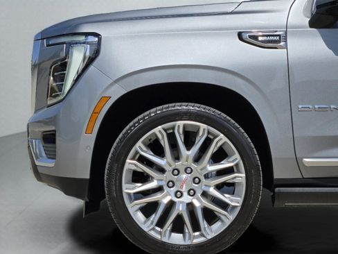 Used 2026 GMC Yukon Denali w/ Denali Reserve Package AWD/4WD image 36