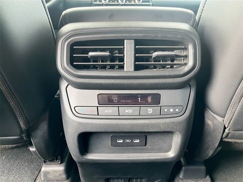 Used 2024 Honda Pilot Touring image 26