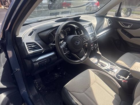 Used 2019 Subaru Forester Premium AWD/4WD image 11