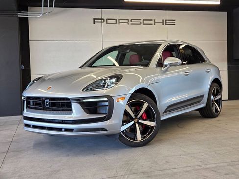 Certified 2026 Porsche Macan S AWD/4WD image 1