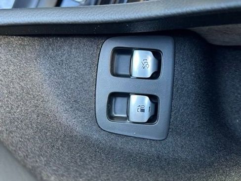 New 2026 Mercedes-Benz E 53 AMG e 4MATIC Sedan image 17