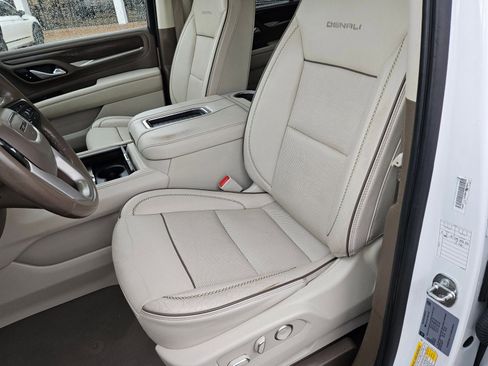 Used 2021 GMC Yukon Denali w/ Denali Premium Package image 22