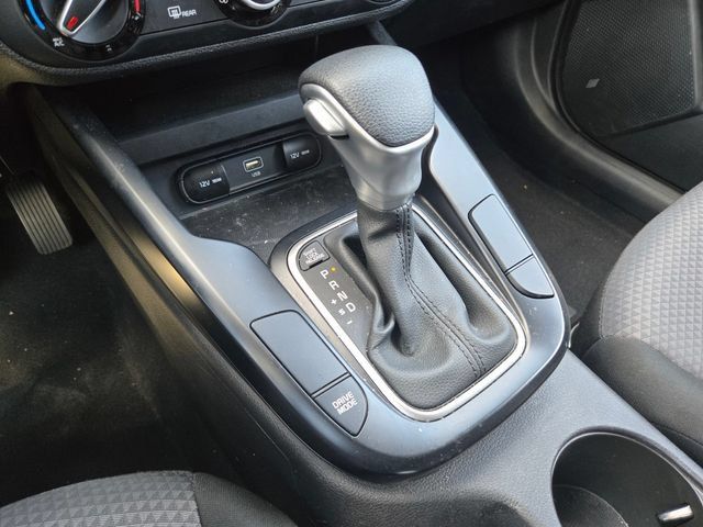 Used 2025 Kia Soul LX w/ LX Technology Package FWD image 14