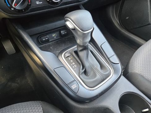 Certified 2025 Kia Soul LX w/ LX Technology Package FWD image 14