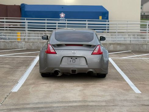 Used 2009 Nissan 370Z Touring RWD image 7