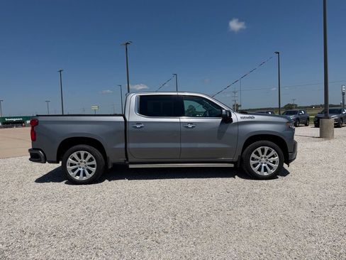 Used 2020 Chevrolet Silverado 1500 High Country w/ Technology Package AWD/4WD image 2