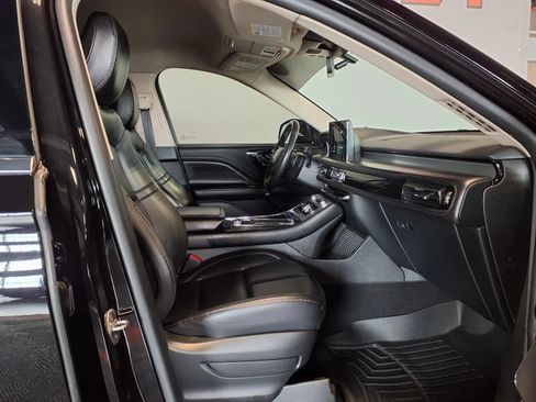 Used 2022 Lincoln Aviator Livery image 12