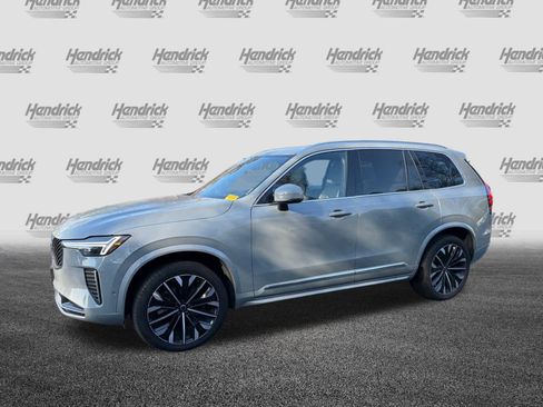 Certified 2025 Volvo XC90 B6 Plus image 9