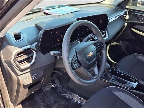 Used 2025 Chevrolet TrailBlazer LT image 10