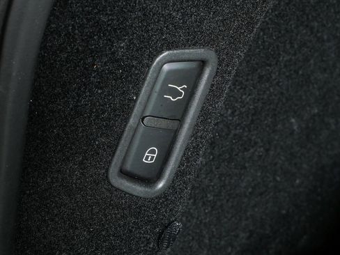 Used 2023 Maserati Levante GT AWD/4WD image 35