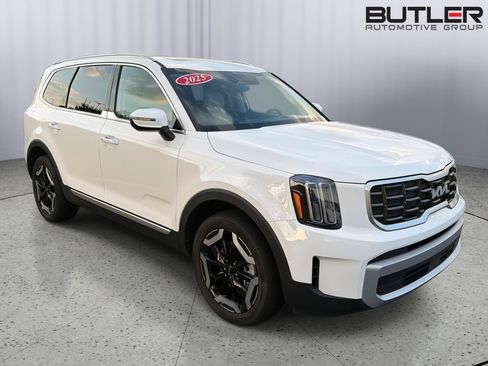 Used 2025 Kia Telluride S FWD image 8