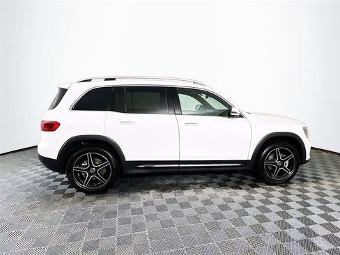 New 2026 Mercedes-Benz GLB 250 4MATIC image 7