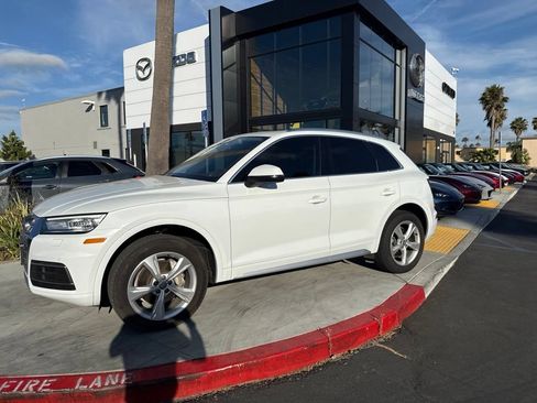 Used 2020 Audi Q5 2.0T Premium w/ Convenience Package AWD/4WD image 4