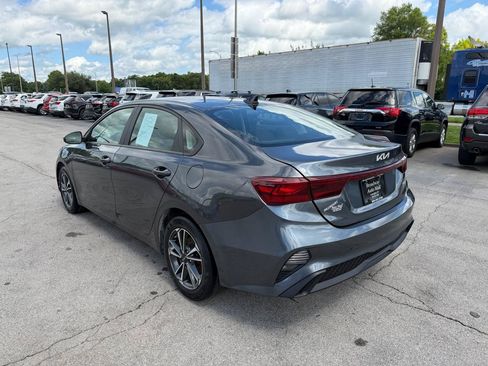 Used 2022 Kia Forte LXS FWD image 5