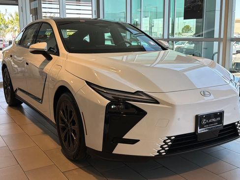 New 2026 Lexus ES 350e FWD image 5