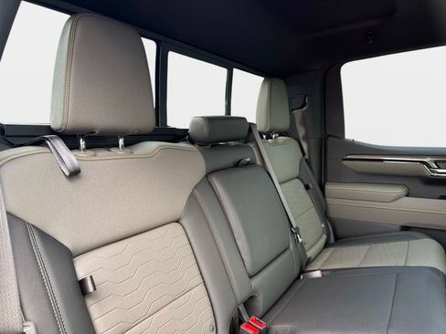 Used 2025 Chevrolet Silverado 1500 ZR2 AWD/4WD image 29
