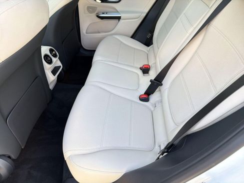 Used 2026 Mercedes-Benz GLC 300 image 14