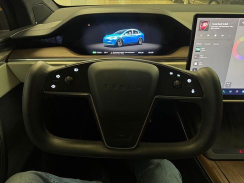 Used 2022 Tesla Model X image 14