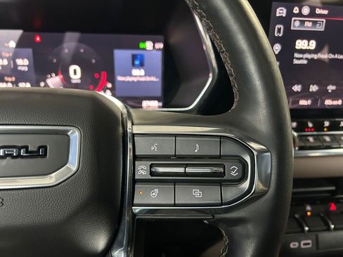 Used 2023 GMC Canyon Denali image 18