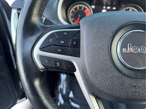 Used 2018 Jeep Cherokee Trailhawk w/ Trailer Tow Group image 14