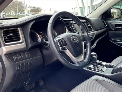 Used 2018 Toyota Highlander Plus image 15