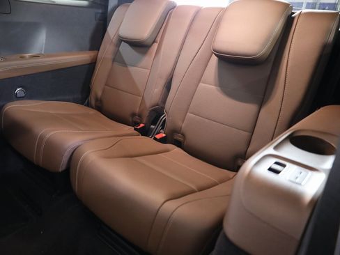 Used 2024 Mercedes-Benz GLS 450 GLS 450 image 32