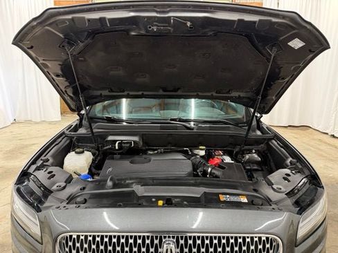 Used 2020 Lincoln Nautilus Reserve AWD/4WD image 27