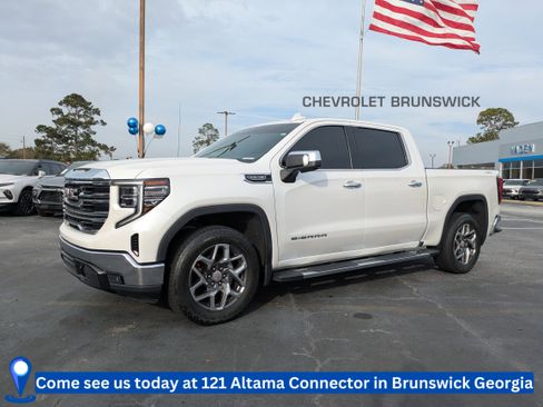 Used 2022 GMC Sierra 1500 SLT image 1