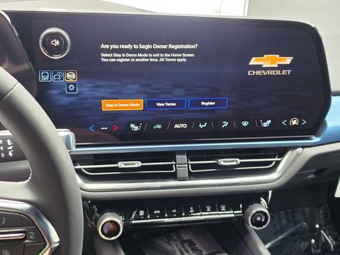 New 2026 Chevrolet Equinox EV LT AWD/4WD image 24