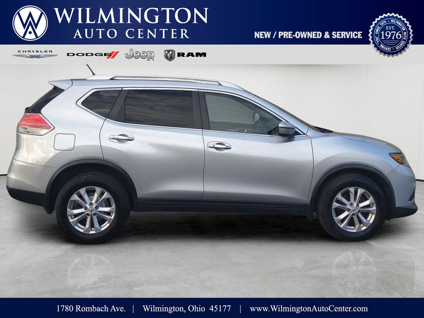 Used 2016 Nissan Rogue SV AWD/4WD image 1