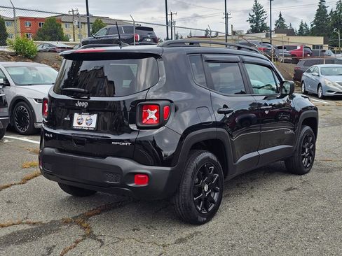 Used 2022 Jeep Renegade Sport w/ Sport Appearance Group AWD/4WD image 8