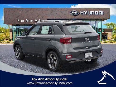 New 2025 Hyundai Venue Limited image 3