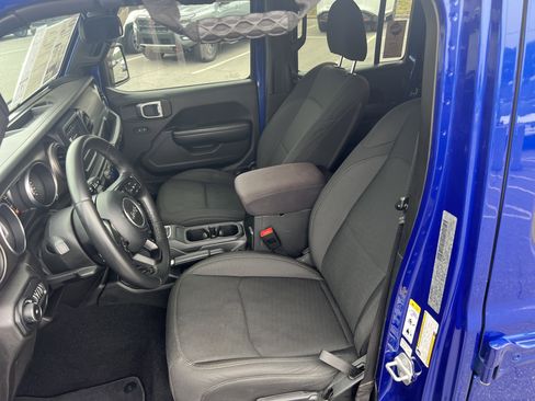 Used 2018 Jeep Wrangler Unlimited Sport S AWD/4WD image 13