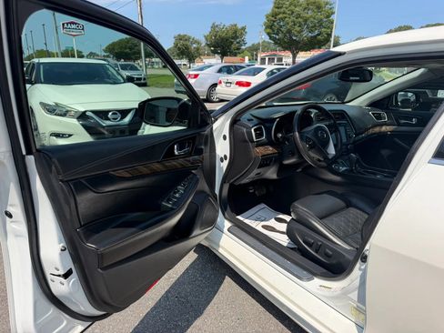 Used 2016 Nissan Maxima Platinum FWD image 9