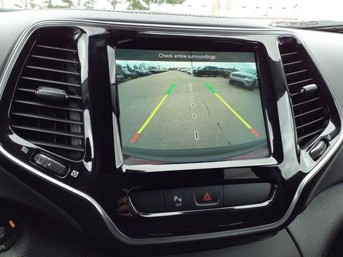 Used 2020 Jeep Cherokee Limited AWD/4WD image 21
