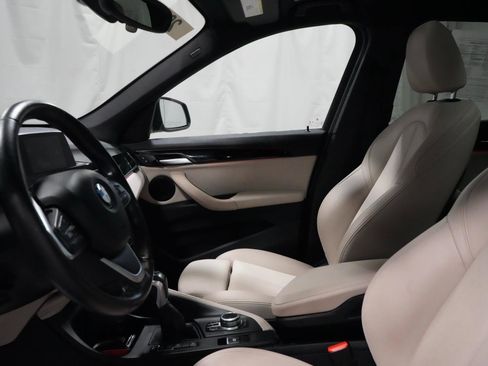 Used 2019 BMW X1 xDrive28i w/ Convenience Package image 2