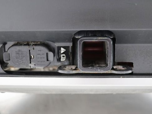 Used 2024 Ford Explorer XLT w/ Equipment Group 202A image 10