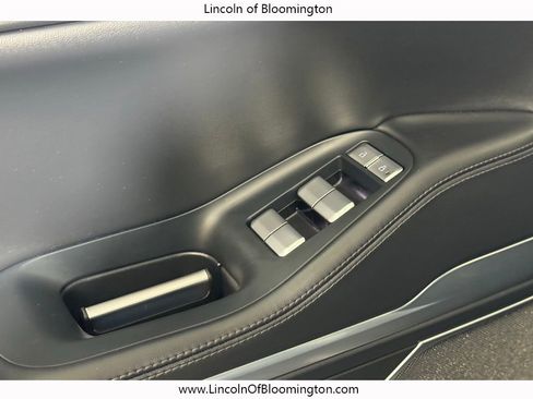 Used 2025 Lincoln Navigator L Reserve image 19