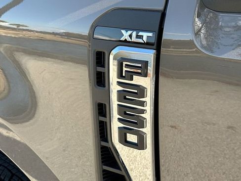 New 2026 Ford F250 XLT w/ XLT Premium Package image 19