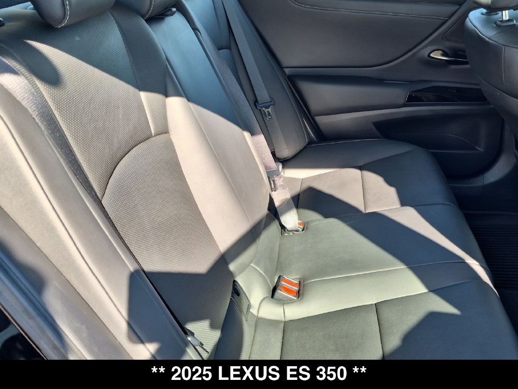 Used 2025 Lexus ES 350 w/ Accessory Package (Z2) FWD image 31