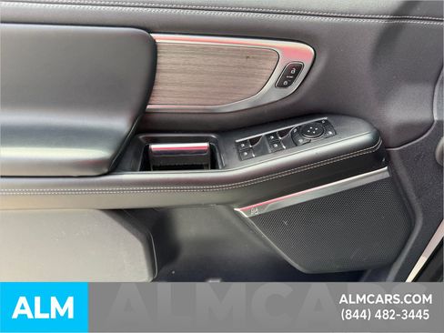 Used 2025 Ford Expedition Max Platinum AWD/4WD image 28