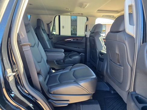 Used 2020 Cadillac Escalade Luxury image 28